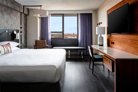hotels near marriott|marriott hotels near laguardia airport.